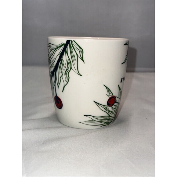 2020 Starbucks Holiday Mug 12oz Holly Berries Leaves Christmas Collectible - Picture 2 of 6